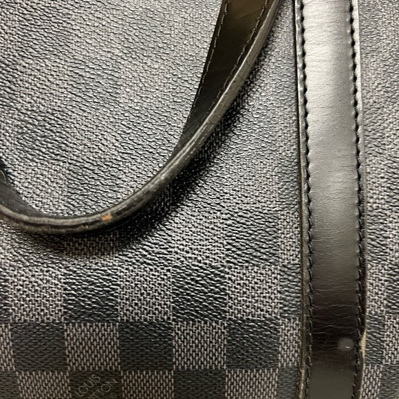 Louis Vuitton Damier Graphite Tadao Tote *Authenticated* - Picture 2 of 14